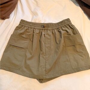 Windsor Olive Utility Pocket Bermudas
